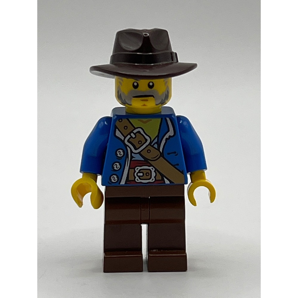 LEGO Bandit Minifigure Blue Coat Brown Hat bdp231